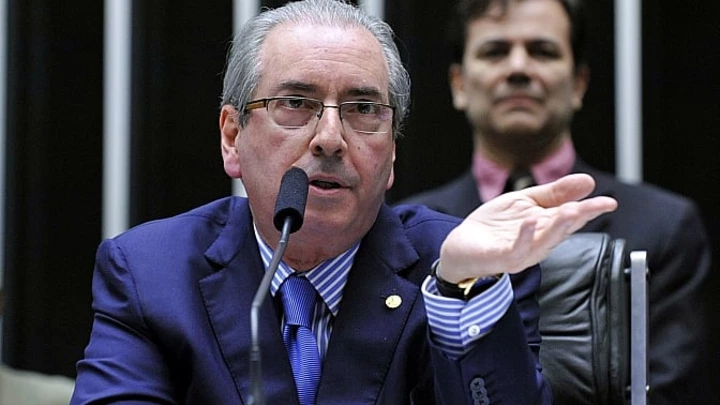 Até preso, Eduardo Cunha é um dos beneficiados pelo pacote de bondades de Temer Até preso, Eduardo Cunha é um dos beneficiados pelo pacote de bondades de Temer