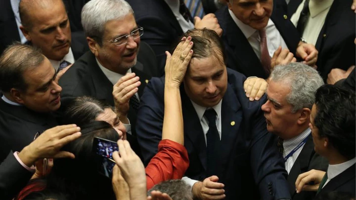 Famílias tradicionais dominam a política brasileira. E isso não tem hora pra acabar. Famílias tradicionais dominam a política brasileira. E isso não tem hora pra acabar.