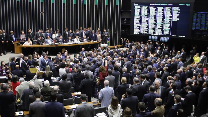 Mais informações Discussão do Parecer da Comissão de Constituição e Justiça e de Cidadania que conclui pelo indeferimento da solicitação de autorização para a instauração, pelo Supremo Tribunal Federal, de processo criminal em desfavor do Excelentíssimo Senhor Presidente da República, Michel Temer Data: 02/08/2017 Mais informações Discussão do Parecer da Comissão de Constituição e Justiça e de Cidadania que conclui pelo indeferimento da solicitação de autorização para a instauração, pelo Supremo Tribunal Federal, de processo criminal em desfavor do Excelentíssimo Senhor Presidente da República, Michel Temer Data: 02/08/2017