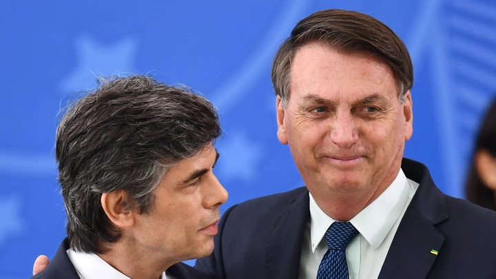 Troca de Mandetta por Teich mostra que Bolsonaro não quer combater o coronavírus, mas garantir reeleição Troca de Mandetta por Teich mostra que Bolsonaro não quer combater o coronavírus, mas garantir reeleição
