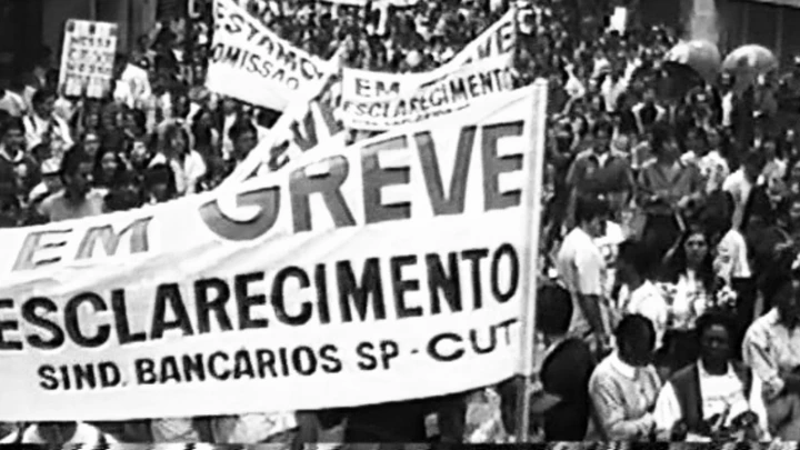 ‘Valorize o seu sindicato, camarada’: bancário da Caixa conta luta histórica nos anos 90