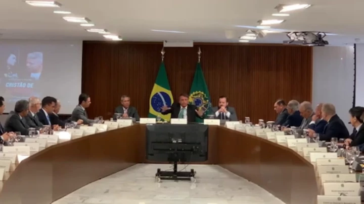 'Como um fodido como eu ganha a eleição?': Jair Bolsonaro confessa golpe em reunião com ministros