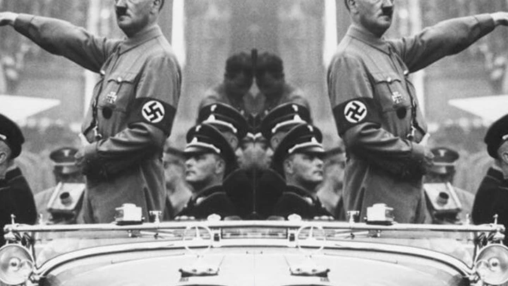 Paralelos entre Trump e Hitler ficam cada dia mais óbvios. Paralelos entre Trump e Hitler ficam cada dia mais óbvios.