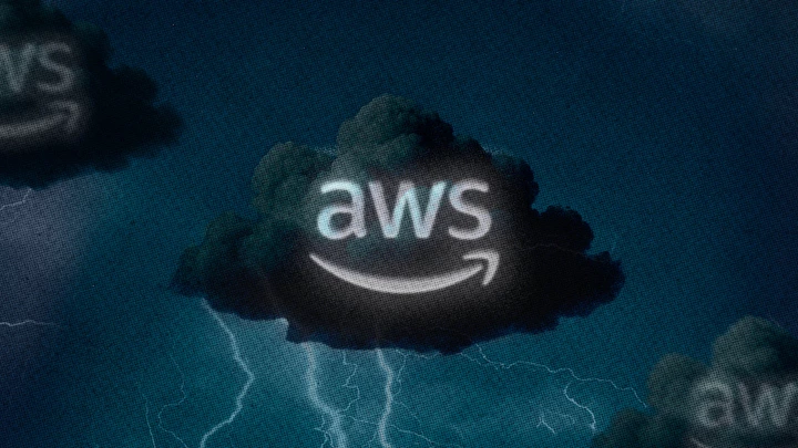 O apagão da nuvem global: como a pane da AWS expôs o colonialismo digital da Amazon  O apagão da nuvem global: como a pane da AWS expôs o colonialismo digital da Amazon
