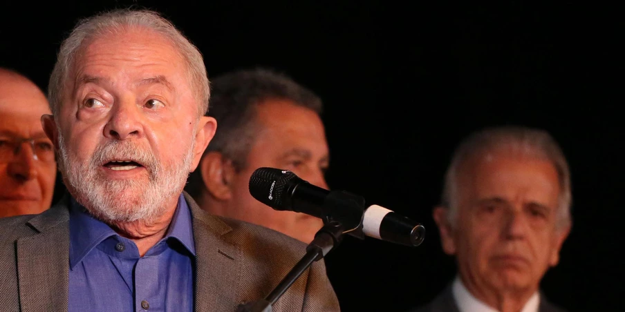 BRASÍLIA,DF,09.12.2022:LULA-ANÚNCIO-NOMES-MINISTROS - O presidente eleito Lula, anuncia Mauro Vieira para relações exteriores (ausente), José Múcio para Ministério da Defesa, Flávio Dino para Ministério Justiça, Fernando Haddad para Ministério Economia, Rui Costa para a casa civil e Andrei Passos como diretor da Polícia Federal, no Centro Cultural Banco do Brasil (CCBB), em Brasília (DF), nesta sexta-feira (9). (Foto: Fátima Meira/Futura Press/Folhapress) BRASÍLIA,DF,09.12.2022:LULA-ANÚNCIO-NOMES-MINISTROS - O presidente eleito Lula, anuncia Mauro Vieira para relações exteriores (ausente), José Múcio para Ministério da Defesa, Flávio Dino para Ministério Justiça, Fernando Haddad para Ministério Economia, Rui Costa para a casa civil e Andrei Passos como diretor da Polícia Federal, no Centro Cultural Banco do Brasil (CCBB), em Brasília (DF), nesta sexta-feira (9). (Foto: Fátima Meira/Futura Press/Folhapress)