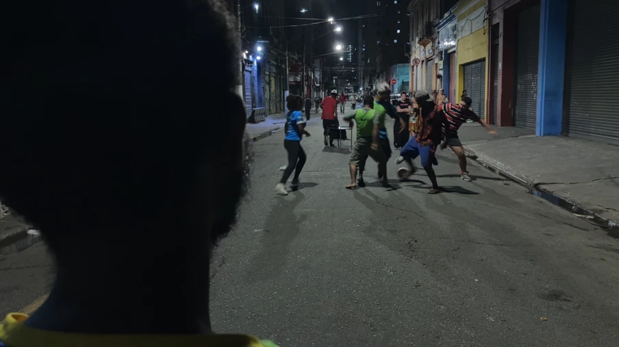 VÍDEO: Perseguido por vereador bolsonarista, futebol é meio de dignidade na Cracolândia de São Paulo VÍDEO: Perseguido por vereador bolsonarista, futebol é meio de dignidade na Cracolândia de São Paulo